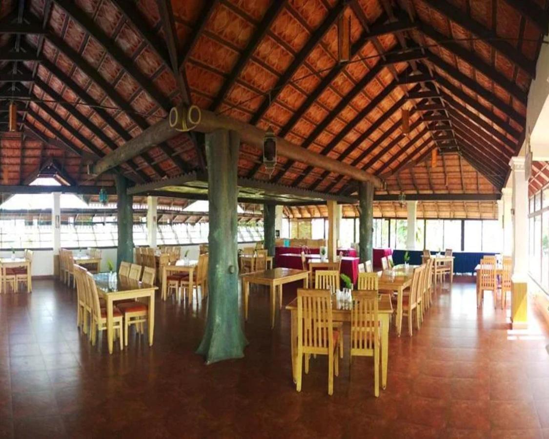 The Porcupine Castle Resort Мадикери Екстериор снимка